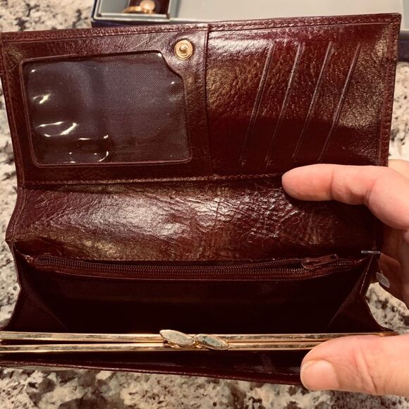 Wallet and Key Ring New - Picture 12 of 14